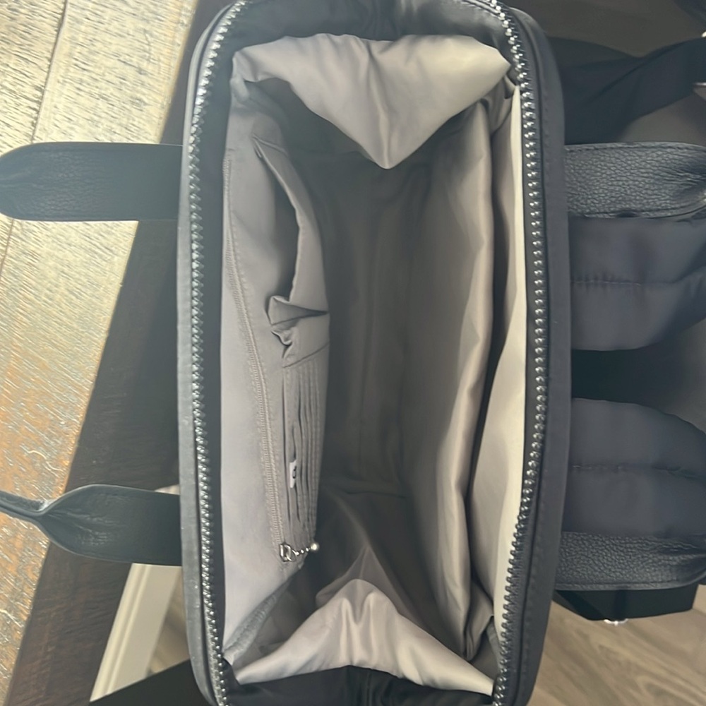 Baggallini Black Nylon Convertible Backpack Tote - Picture 2 of 6